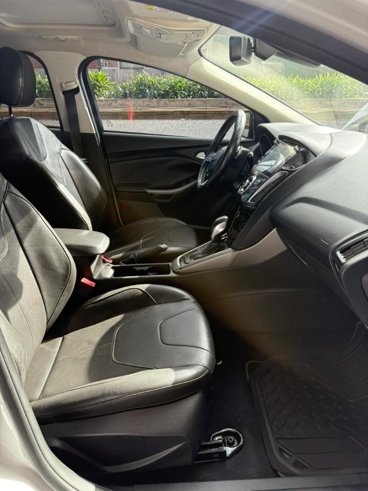 Ford Focus III 2.0 SE Plus — foto 16
